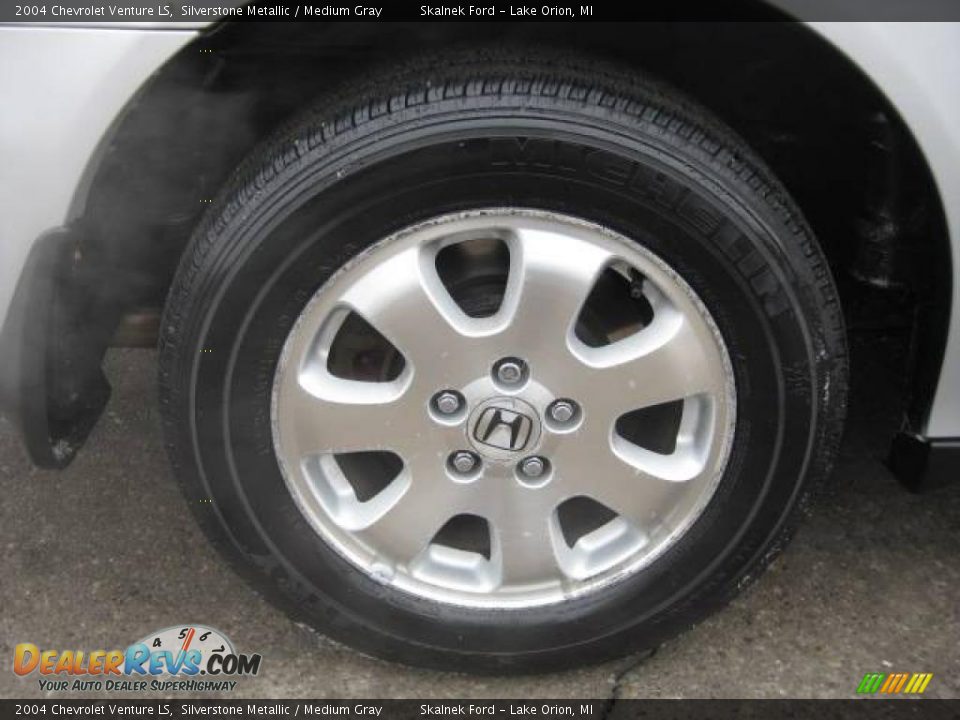 2004 Chevrolet Venture LS Silverstone Metallic / Medium Gray Photo #15