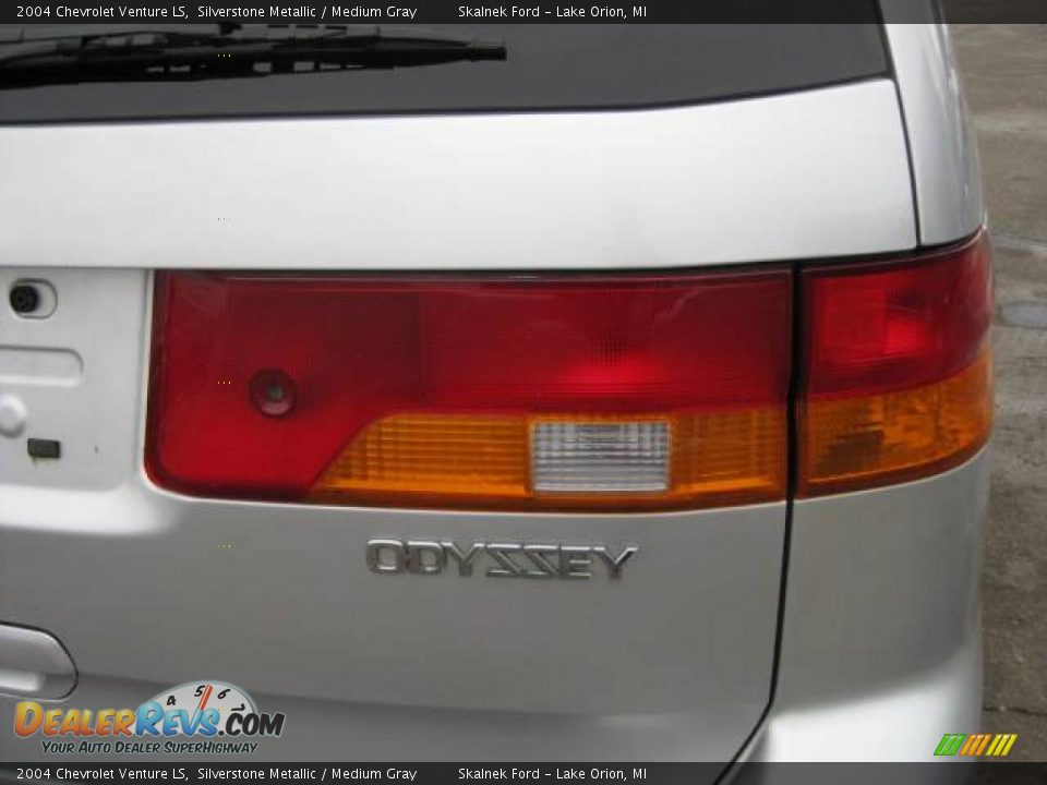 2004 Chevrolet Venture LS Silverstone Metallic / Medium Gray Photo #16