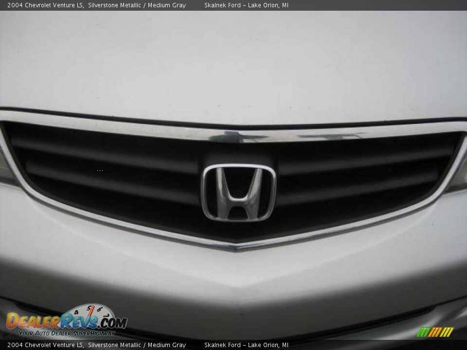 2004 Chevrolet Venture LS Silverstone Metallic / Medium Gray Photo #23