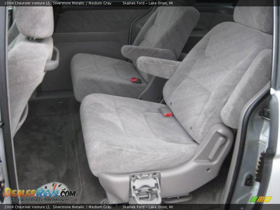 2004 Chevrolet Venture LS Silverstone Metallic / Medium Gray Photo #25