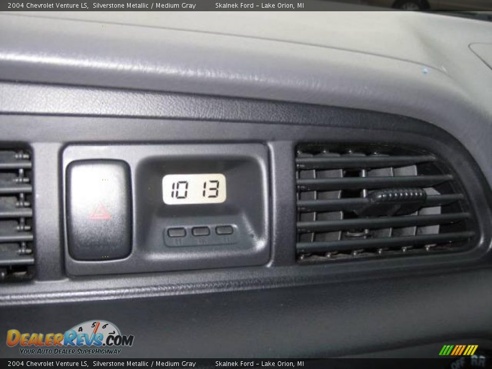 2004 Chevrolet Venture LS Silverstone Metallic / Medium Gray Photo #34