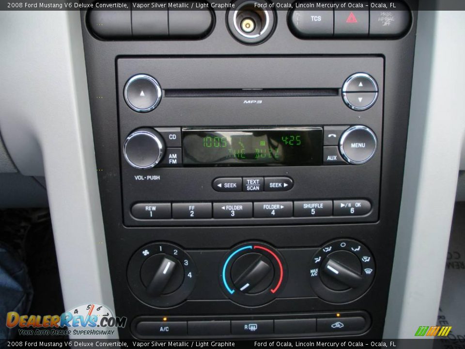 2008 Ford Mustang V6 Deluxe Convertible Vapor Silver Metallic / Light Graphite Photo #26