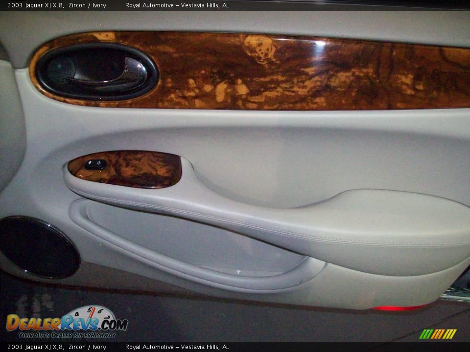 2003 Jaguar XJ XJ8 Zircon / Ivory Photo #25
