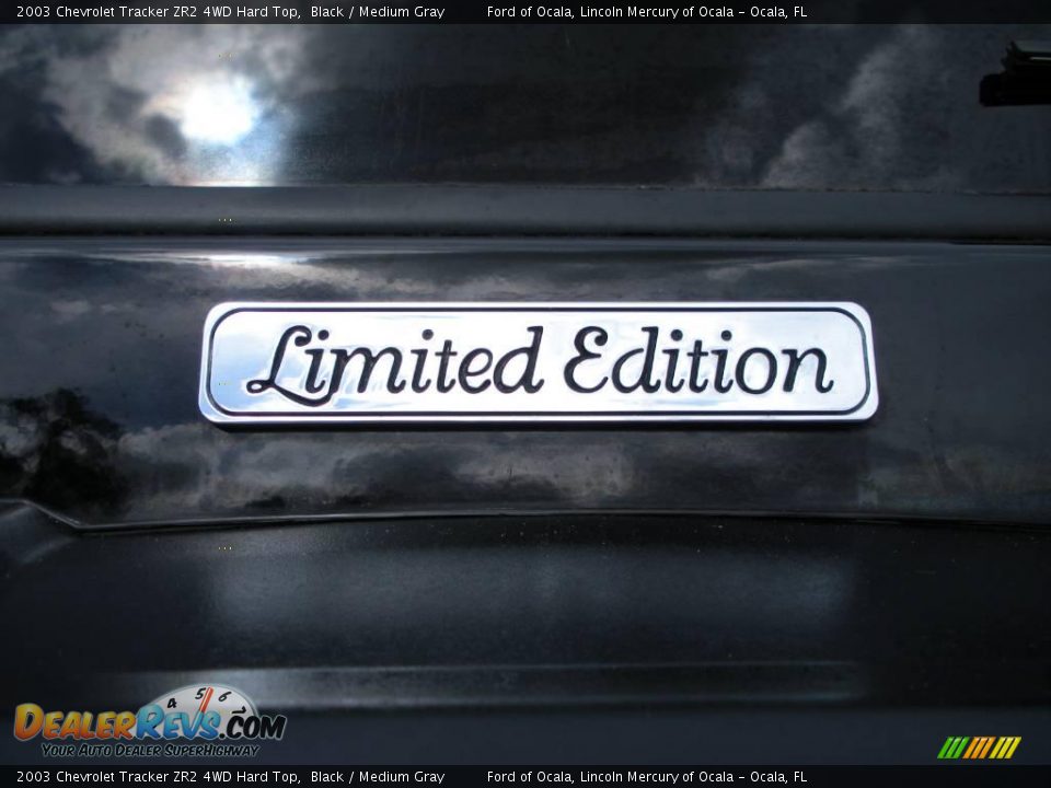 2003 Chevrolet Tracker ZR2 4WD Hard Top Black / Medium Gray Photo #10
