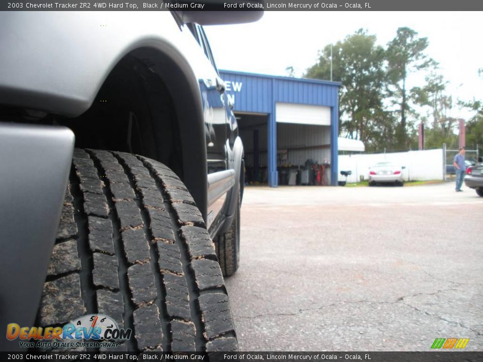 2003 Chevrolet Tracker ZR2 4WD Hard Top Black / Medium Gray Photo #12