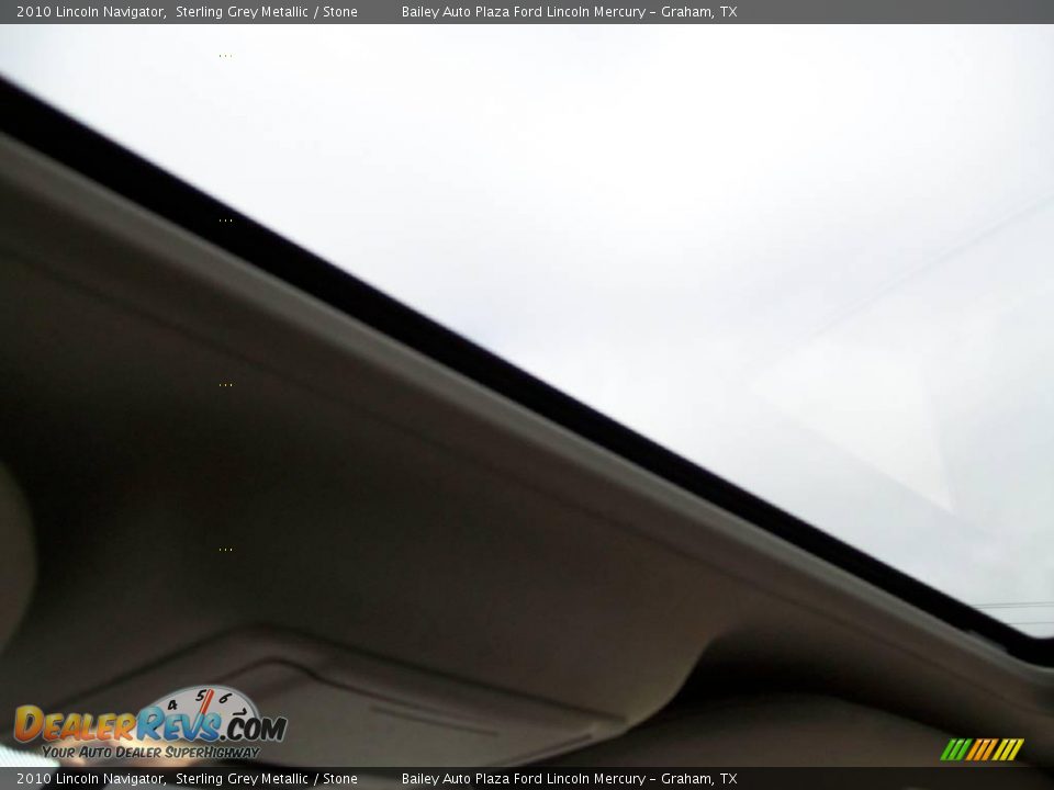 2010 Lincoln Navigator Sterling Grey Metallic / Stone Photo #4