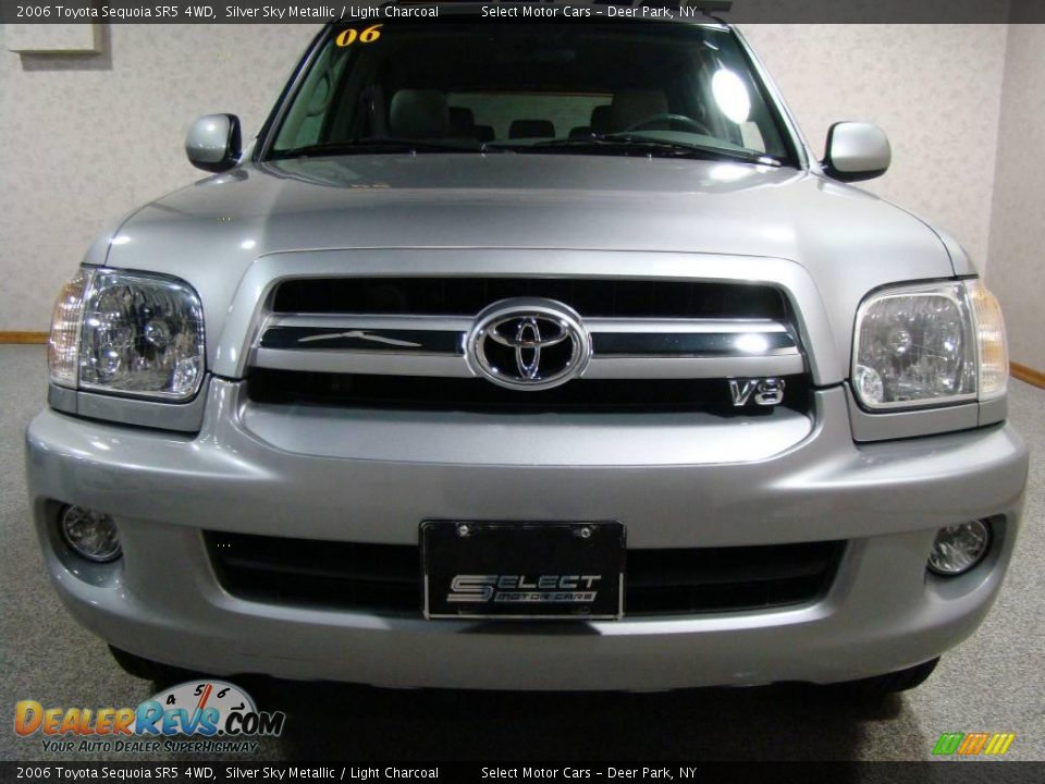2006 Toyota Sequoia SR5 4WD Silver Sky Metallic / Light Charcoal Photo #2