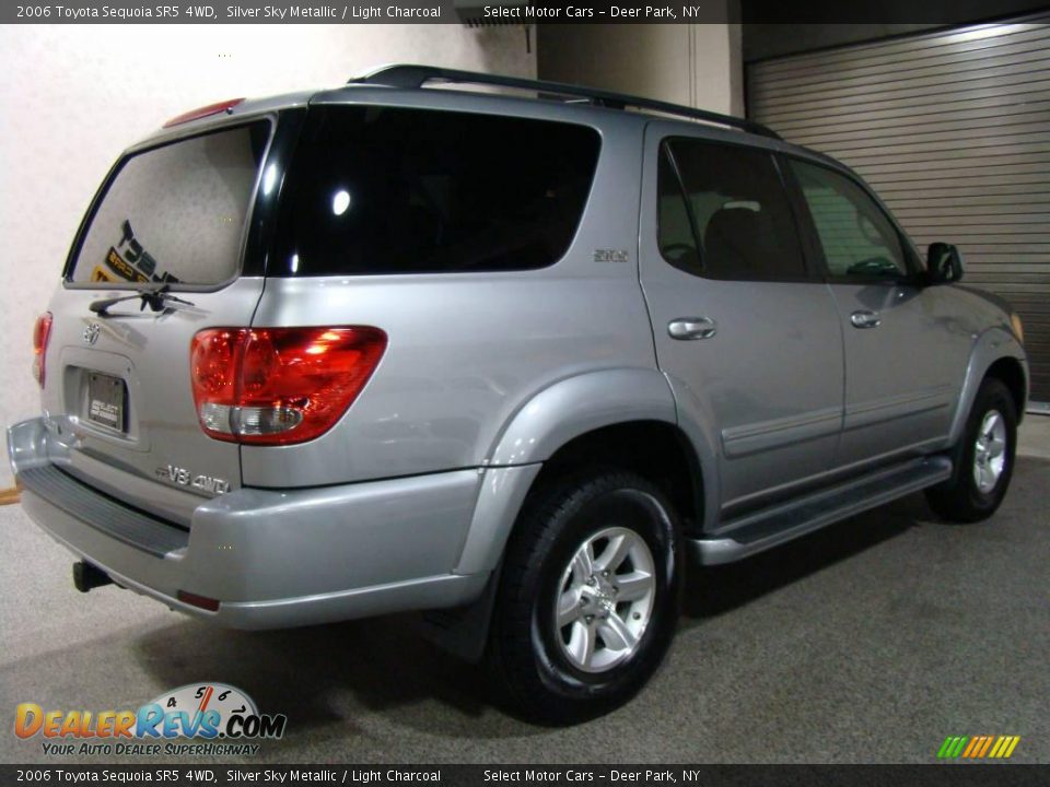 2006 Toyota Sequoia SR5 4WD Silver Sky Metallic / Light Charcoal Photo #4