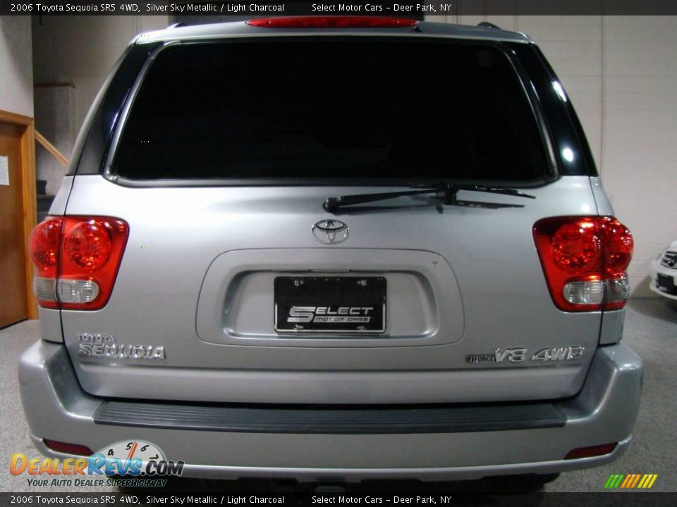 2006 Toyota Sequoia SR5 4WD Silver Sky Metallic / Light Charcoal Photo #5