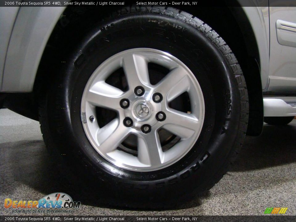 2006 Toyota Sequoia SR5 4WD Silver Sky Metallic / Light Charcoal Photo #6