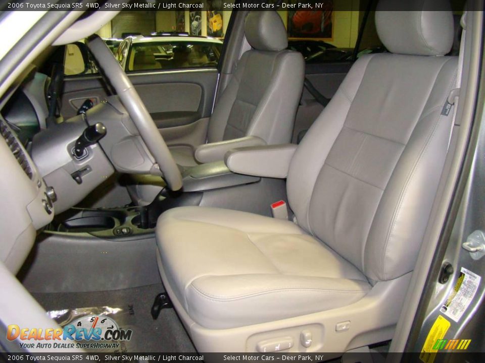 2006 Toyota Sequoia SR5 4WD Silver Sky Metallic / Light Charcoal Photo #7