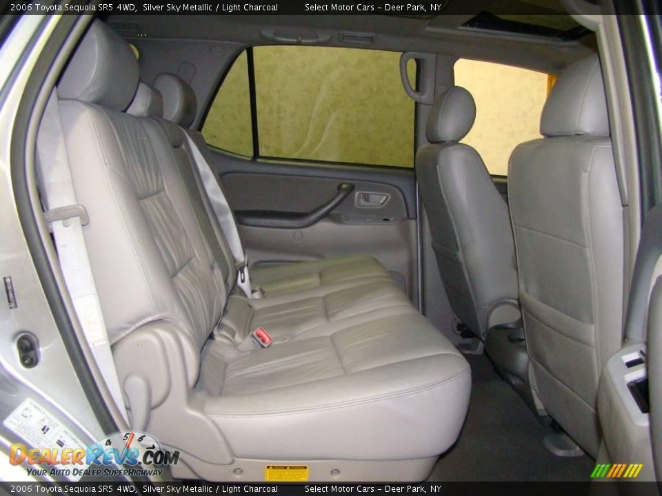 2006 Toyota Sequoia SR5 4WD Silver Sky Metallic / Light Charcoal Photo #12
