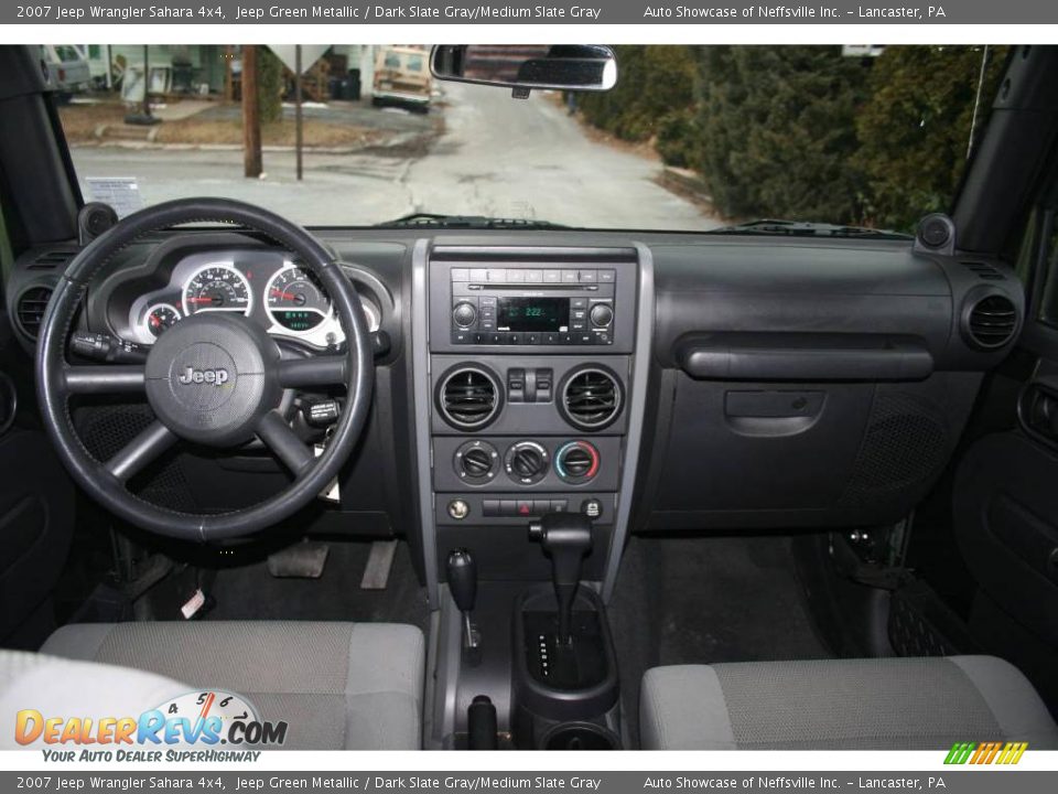 2007 Jeep Wrangler Sahara 4x4 Jeep Green Metallic / Dark Slate Gray/Medium Slate Gray Photo #17