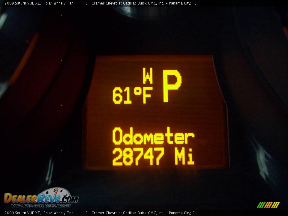 2009 Saturn VUE XE Polar White / Tan Photo #5