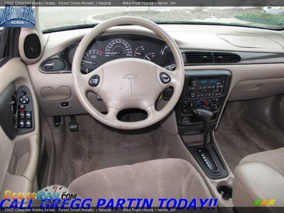 2002 Chevrolet Malibu Sedan Forest Green Metallic / Neutral Photo #15