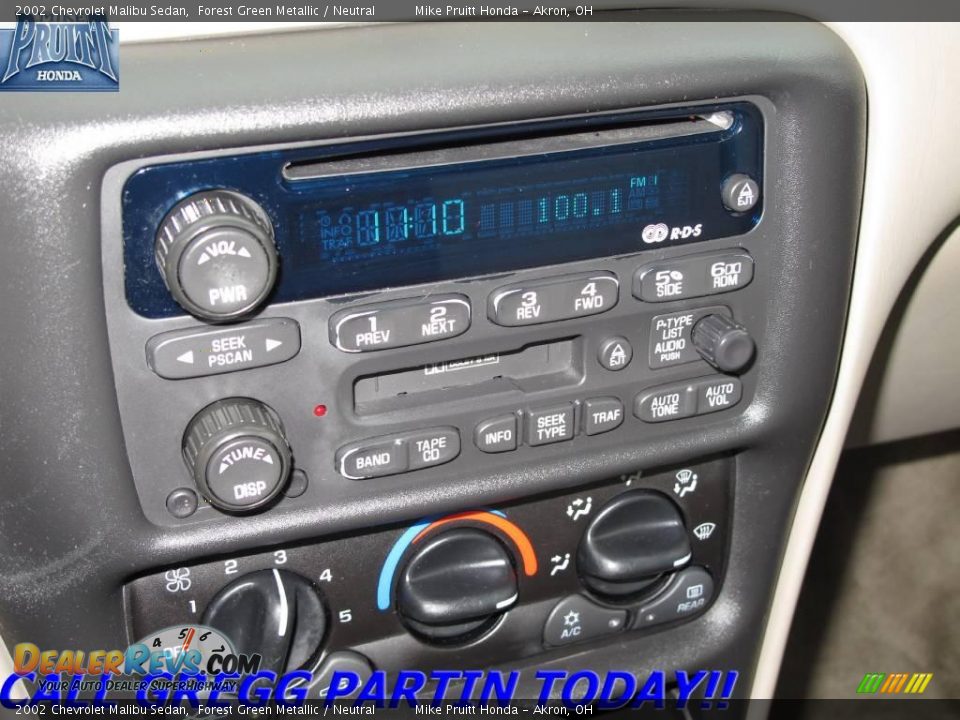 2002 Chevrolet Malibu Sedan Forest Green Metallic / Neutral Photo #19
