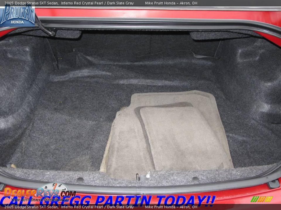 2005 Dodge Stratus SXT Sedan Inferno Red Crystal Pearl / Dark Slate Gray Photo #9