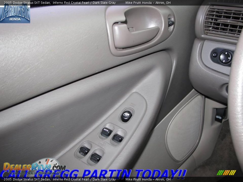 2005 Dodge Stratus SXT Sedan Inferno Red Crystal Pearl / Dark Slate Gray Photo #18