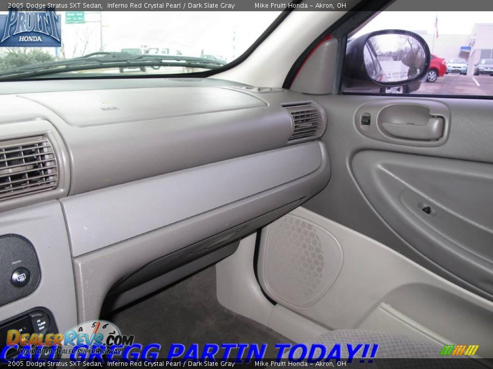2005 Dodge Stratus SXT Sedan Inferno Red Crystal Pearl / Dark Slate Gray Photo #22