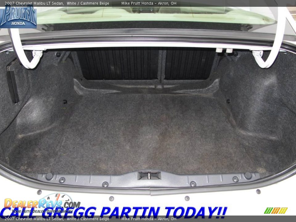 2007 Chevrolet Malibu LT Sedan White / Cashmere Beige Photo #9