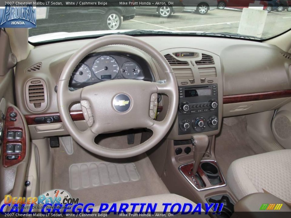 2007 Chevrolet Malibu LT Sedan White / Cashmere Beige Photo #15