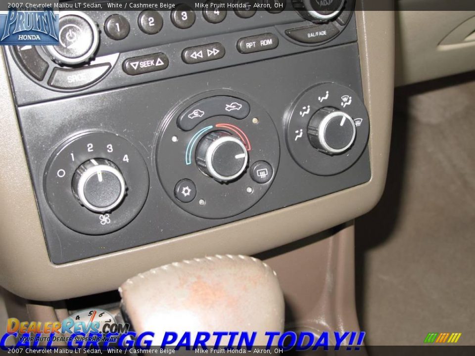 2007 Chevrolet Malibu LT Sedan White / Cashmere Beige Photo #20