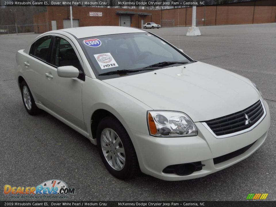 2009 Mitsubishi Galant ES Dover White Pearl / Medium Gray Photo #5