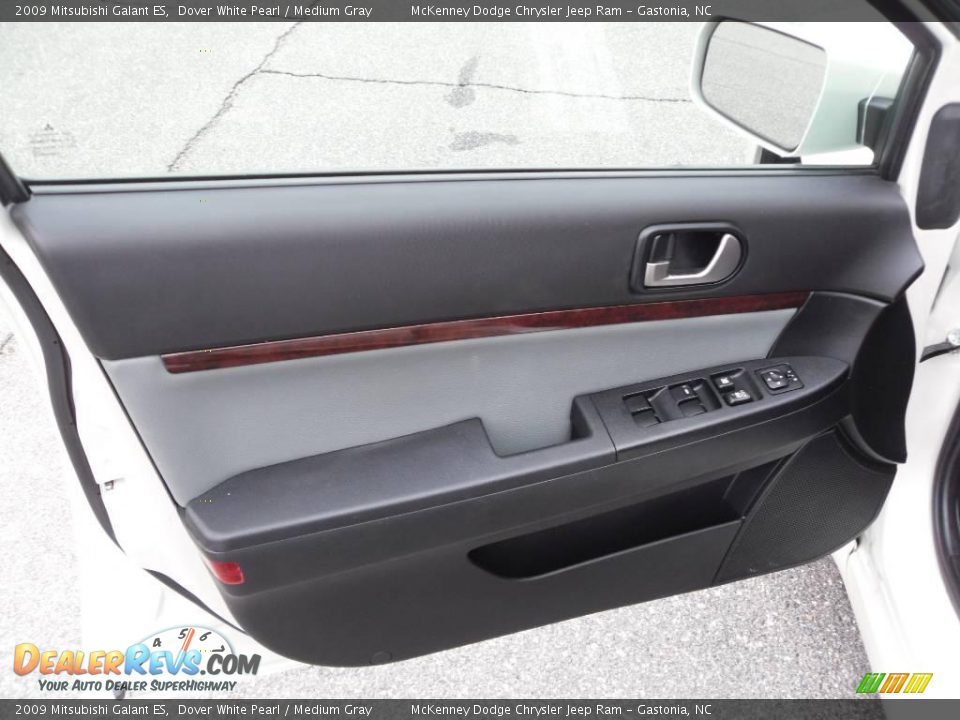 2009 Mitsubishi Galant ES Dover White Pearl / Medium Gray Photo #9