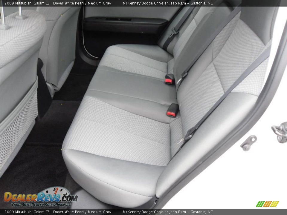 2009 Mitsubishi Galant ES Dover White Pearl / Medium Gray Photo #12