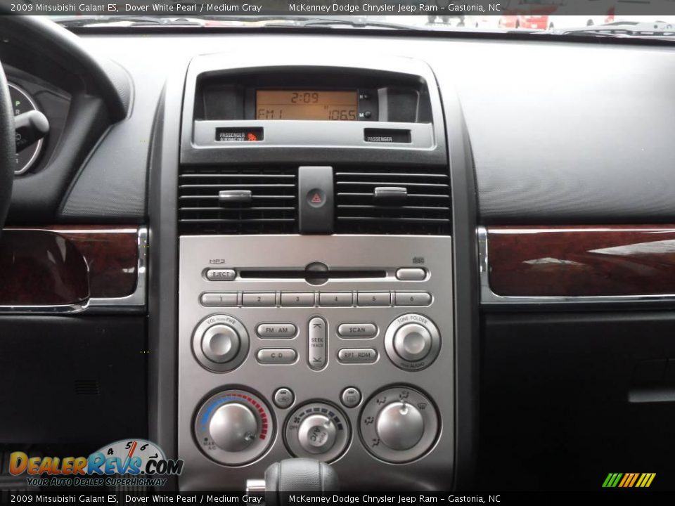 2009 Mitsubishi Galant ES Dover White Pearl / Medium Gray Photo #14