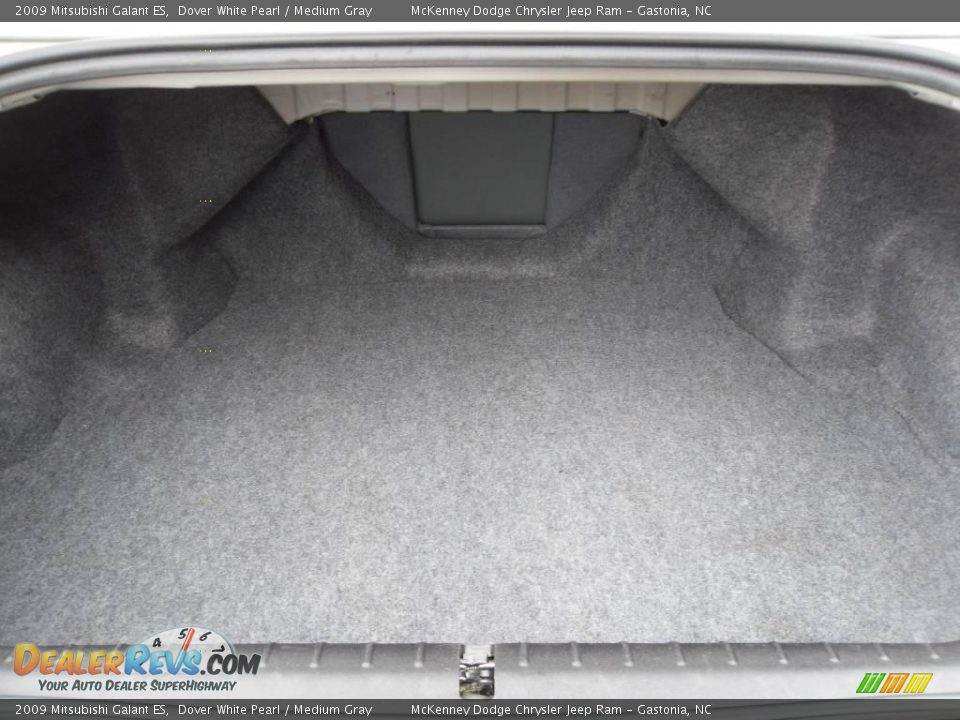 2009 Mitsubishi Galant ES Dover White Pearl / Medium Gray Photo #16