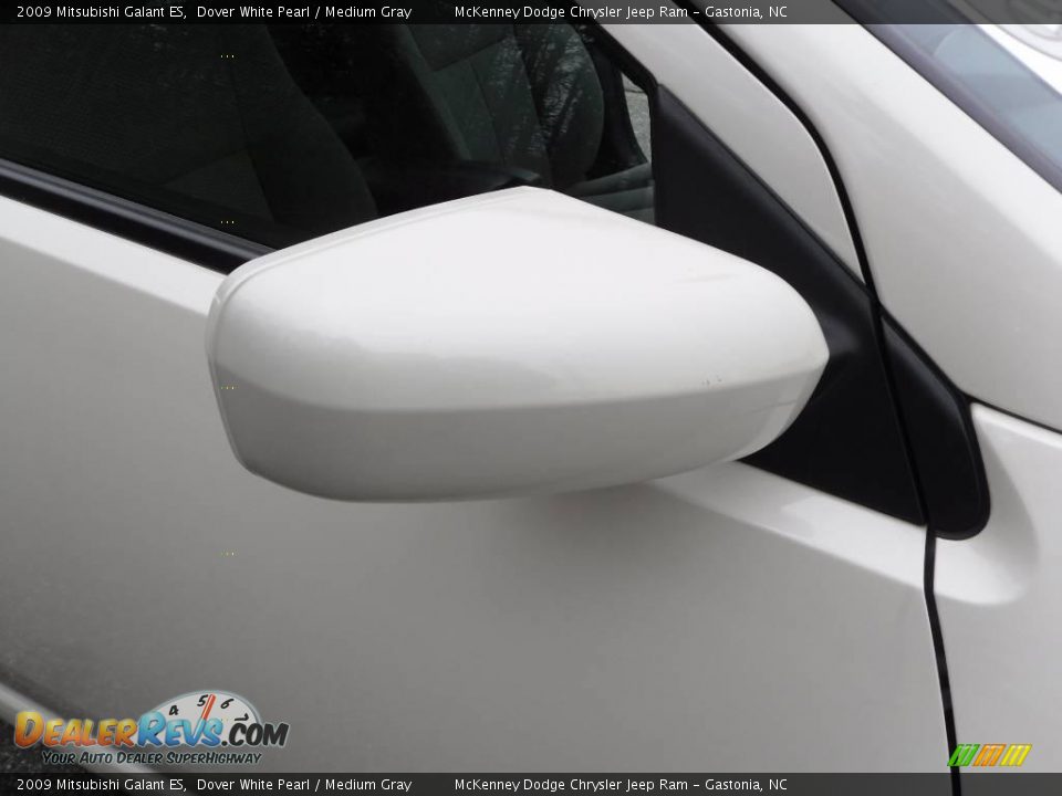 2009 Mitsubishi Galant ES Dover White Pearl / Medium Gray Photo #22