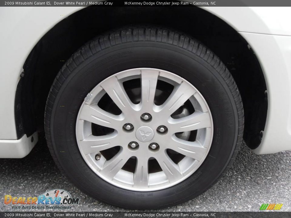 2009 Mitsubishi Galant ES Dover White Pearl / Medium Gray Photo #23