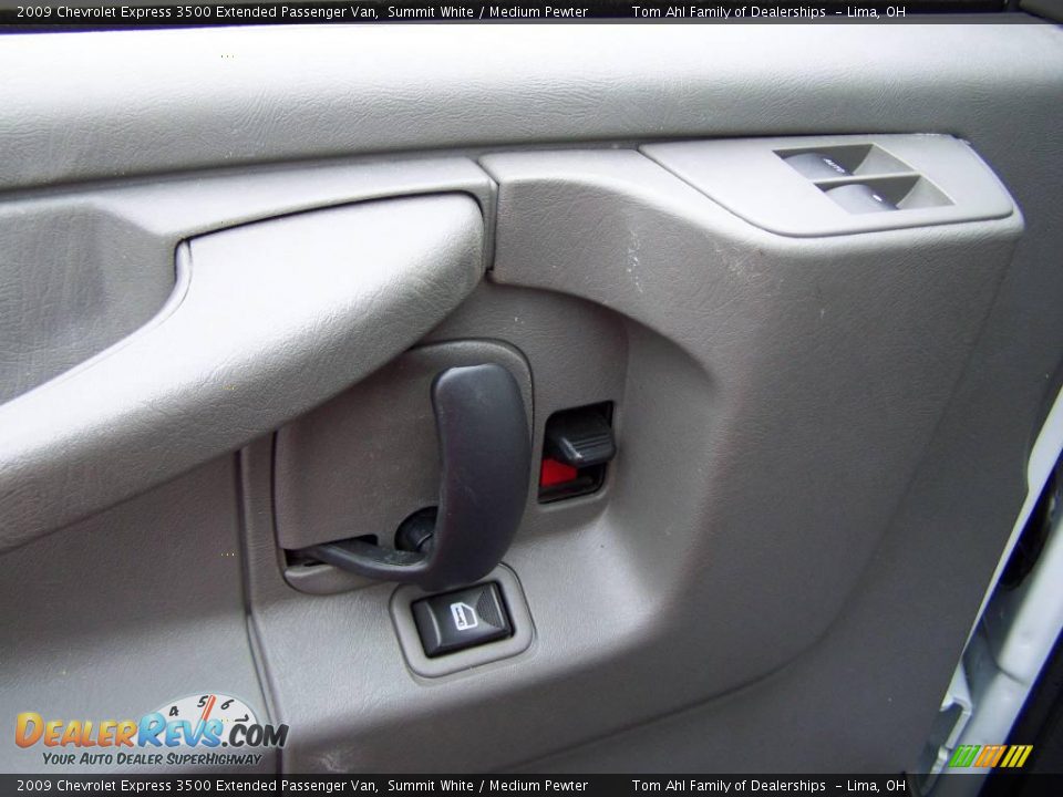 2009 Chevrolet Express 3500 Extended Passenger Van Summit White / Medium Pewter Photo #9