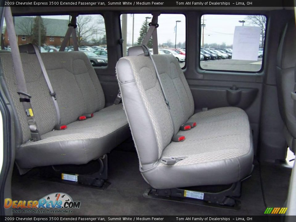 2009 Chevrolet Express 3500 Extended Passenger Van Summit White / Medium Pewter Photo #11