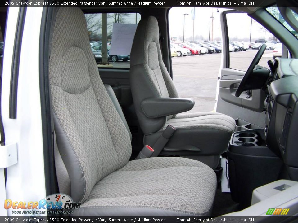 2009 Chevrolet Express 3500 Extended Passenger Van Summit White / Medium Pewter Photo #12