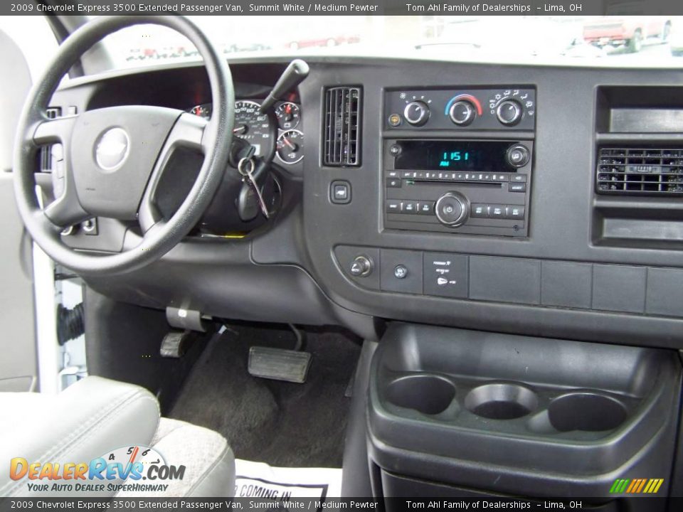 2009 Chevrolet Express 3500 Extended Passenger Van Summit White / Medium Pewter Photo #15