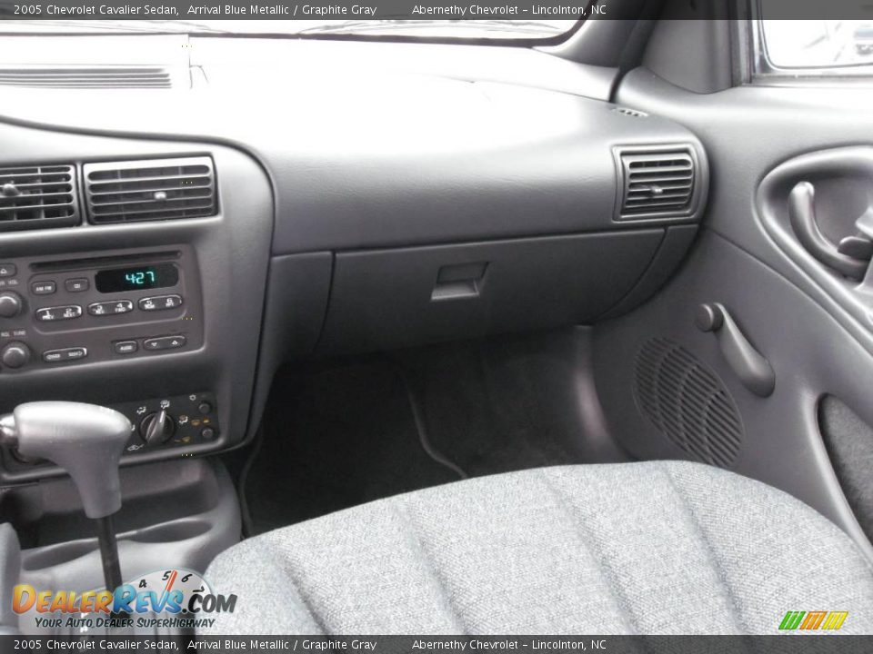 2005 Chevrolet Cavalier Sedan Arrival Blue Metallic / Graphite Gray Photo #16