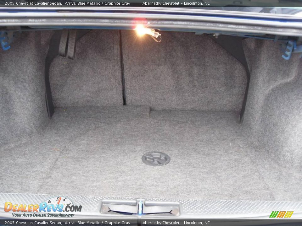 2005 Chevrolet Cavalier Sedan Arrival Blue Metallic / Graphite Gray Photo #17