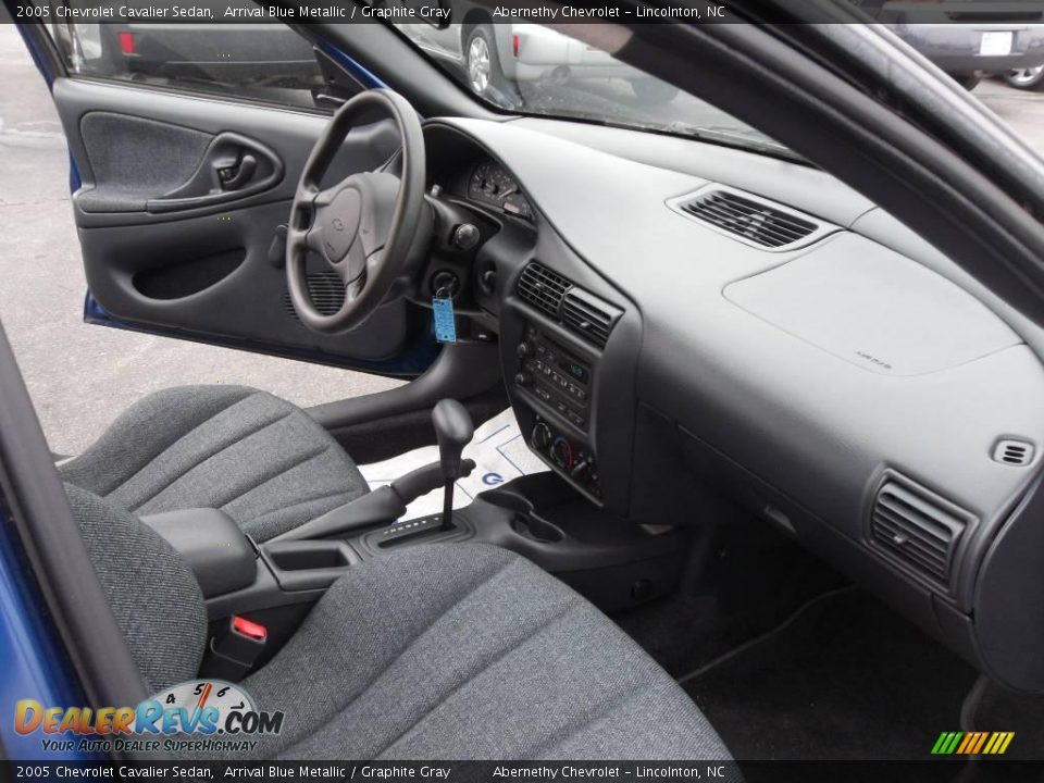 2005 Chevrolet Cavalier Sedan Arrival Blue Metallic / Graphite Gray Photo #21