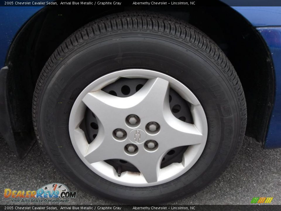 2005 Chevrolet Cavalier Sedan Arrival Blue Metallic / Graphite Gray Photo #24