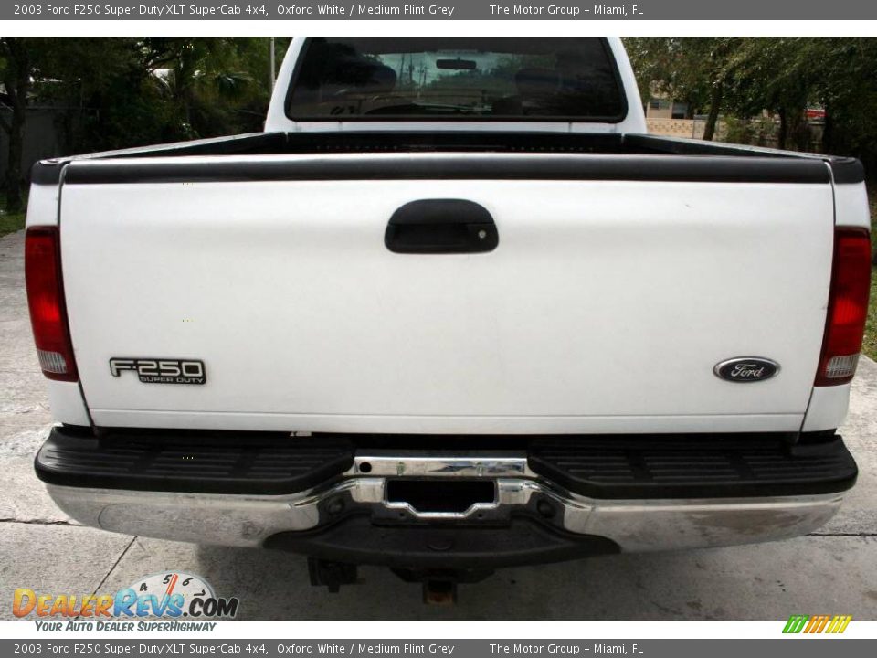 2003 Ford F250 Super Duty XLT SuperCab 4x4 Oxford White / Medium Flint Grey Photo #5