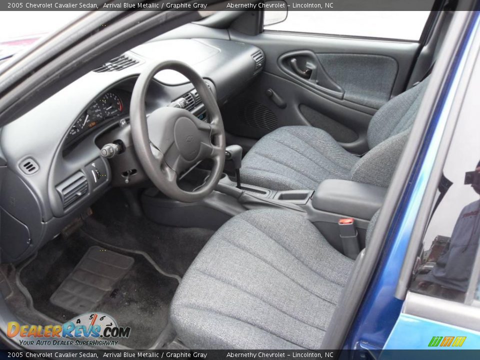 2005 Chevrolet Cavalier Sedan Arrival Blue Metallic / Graphite Gray Photo #28