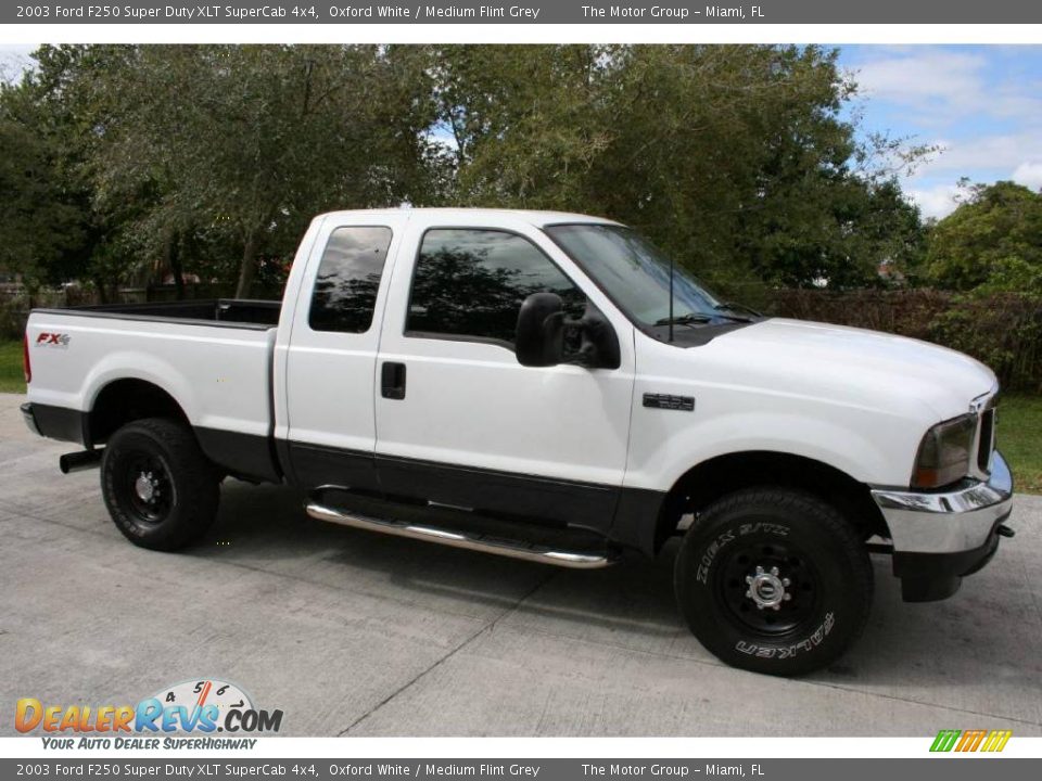 2003 Ford F250 Super Duty XLT SuperCab 4x4 Oxford White / Medium Flint Grey Photo #9