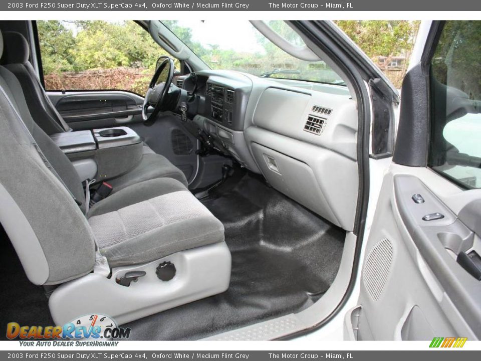 2003 Ford F250 Super Duty XLT SuperCab 4x4 Oxford White / Medium Flint Grey Photo #24