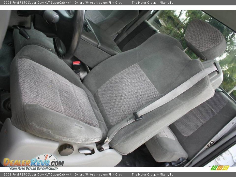 2003 Ford F250 Super Duty XLT SuperCab 4x4 Oxford White / Medium Flint Grey Photo #29