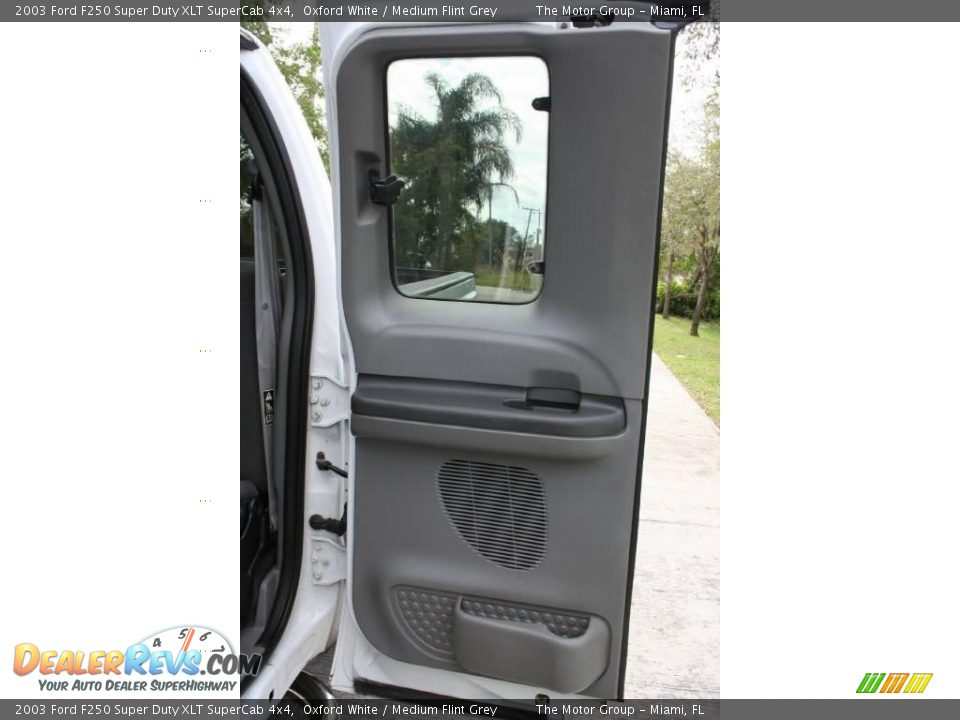2003 Ford F250 Super Duty XLT SuperCab 4x4 Oxford White / Medium Flint Grey Photo #33