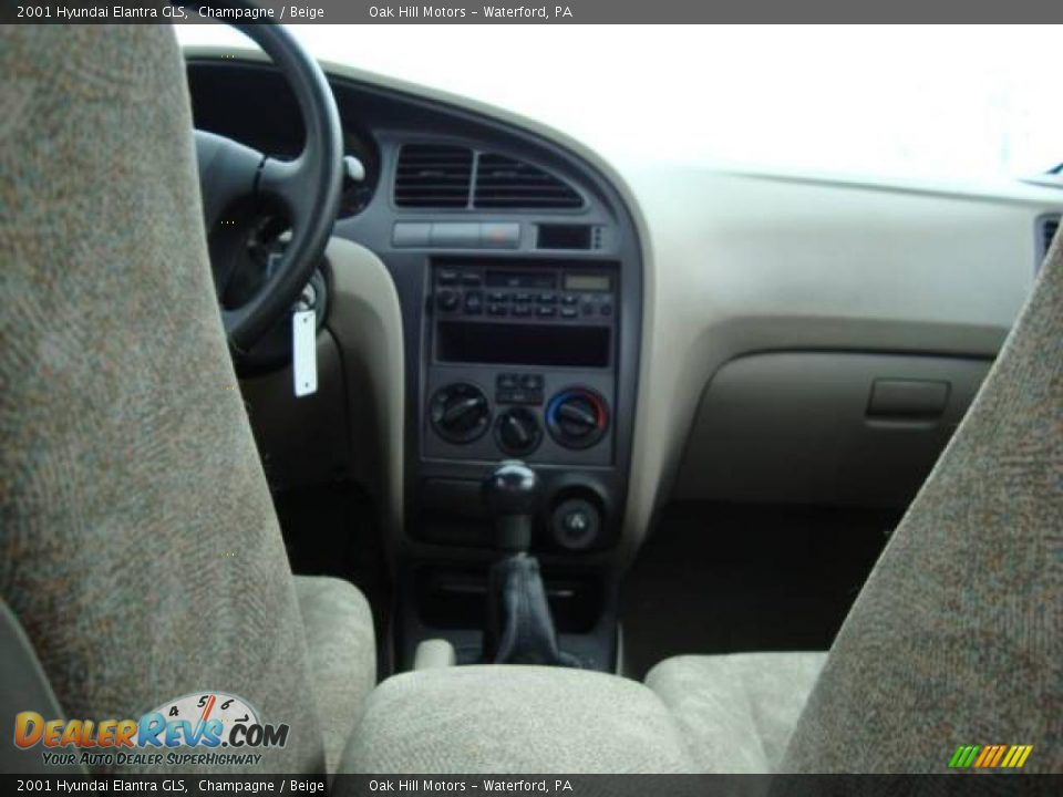 2001 Hyundai Elantra GLS Champagne / Beige Photo #11
