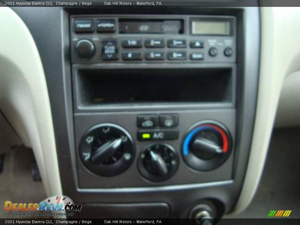 2001 Hyundai Elantra GLS Champagne / Beige Photo #12