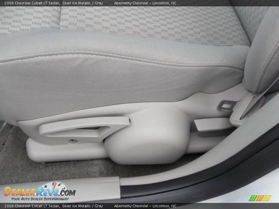 2009 Chevrolet Cobalt LT Sedan Silver Ice Metallic / Gray Photo #8